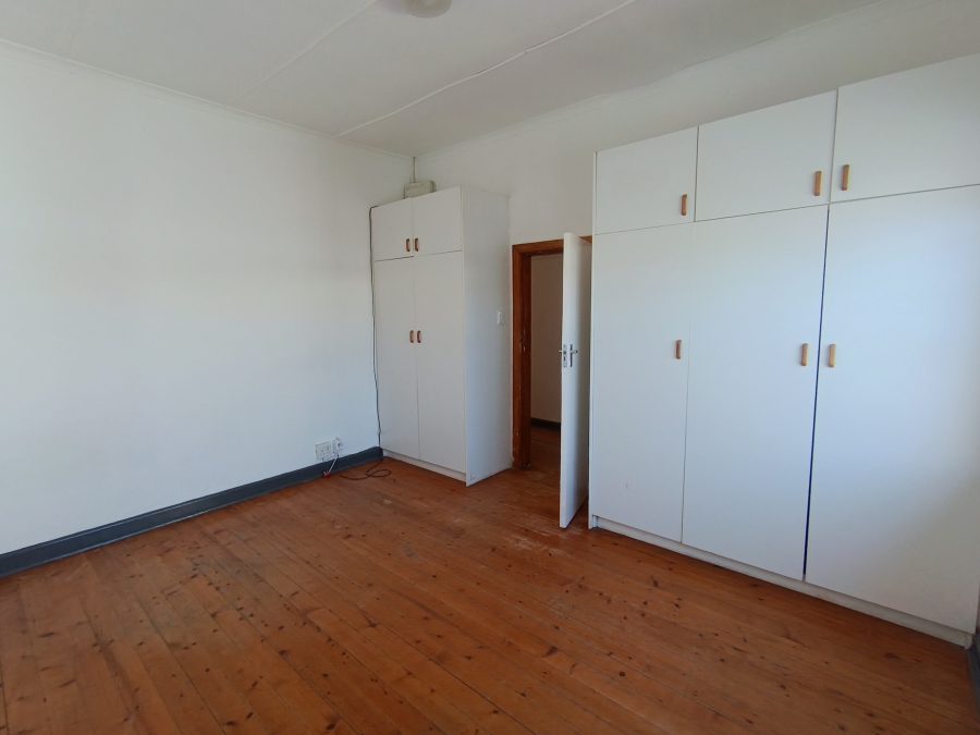 To Let 4 Bedroom Property for Rent in Lochnerhof Western Cape